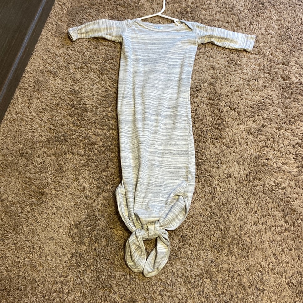 Marl Gray infant knotted gown size 0-3 months